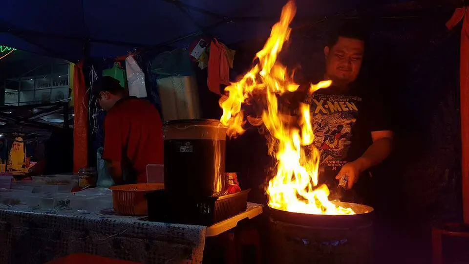 Ini Lokasi Gerai dan Restoran Yang Menjual Char Kuey Tiaw Penang di Kuching