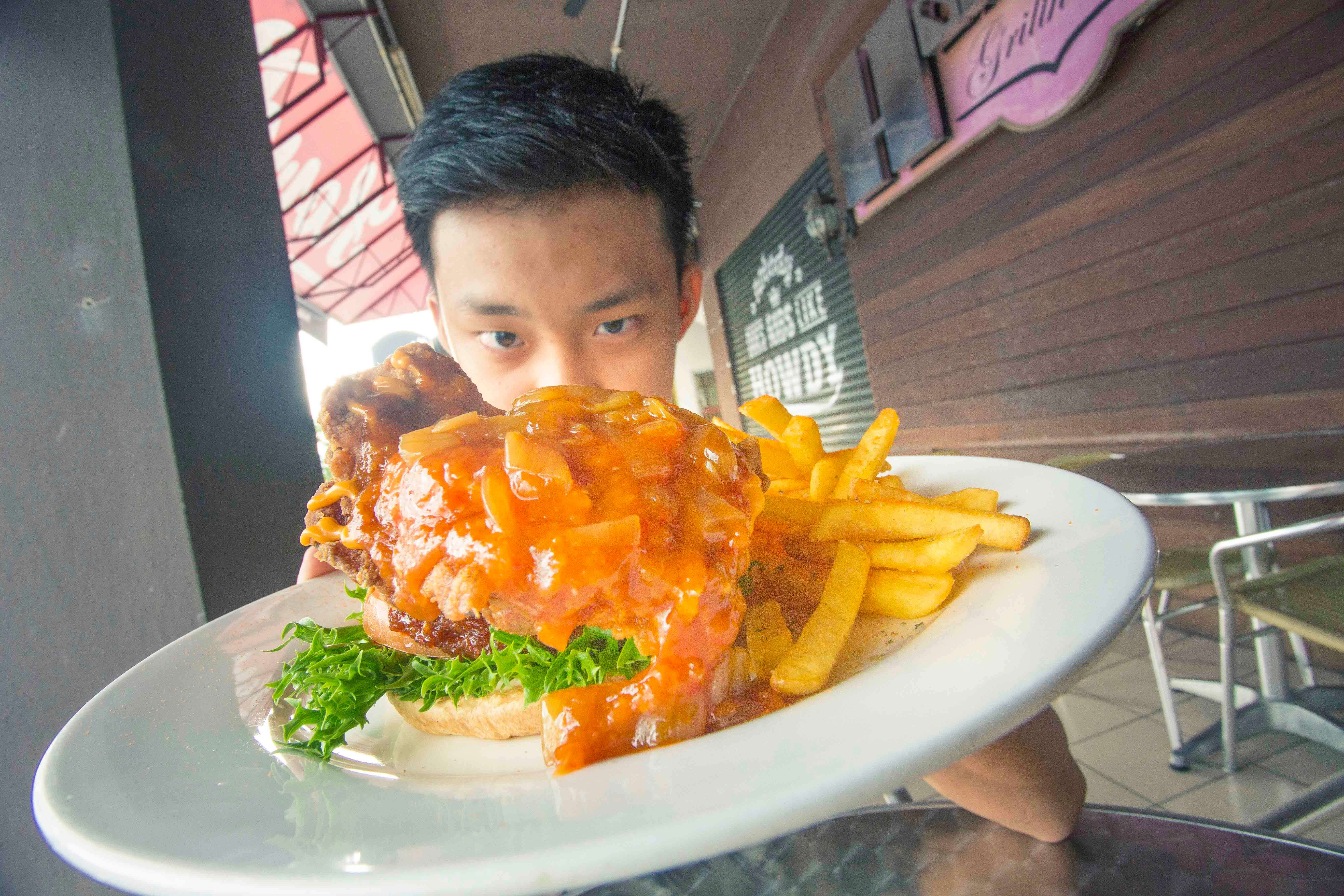 Kuching's Howdy Grillhouse Launches Nasi Lemak Burger And It Is Glorious Kuching's Howdy Grillhouse Launches Nasi Lemak Burger And It Is Glorious