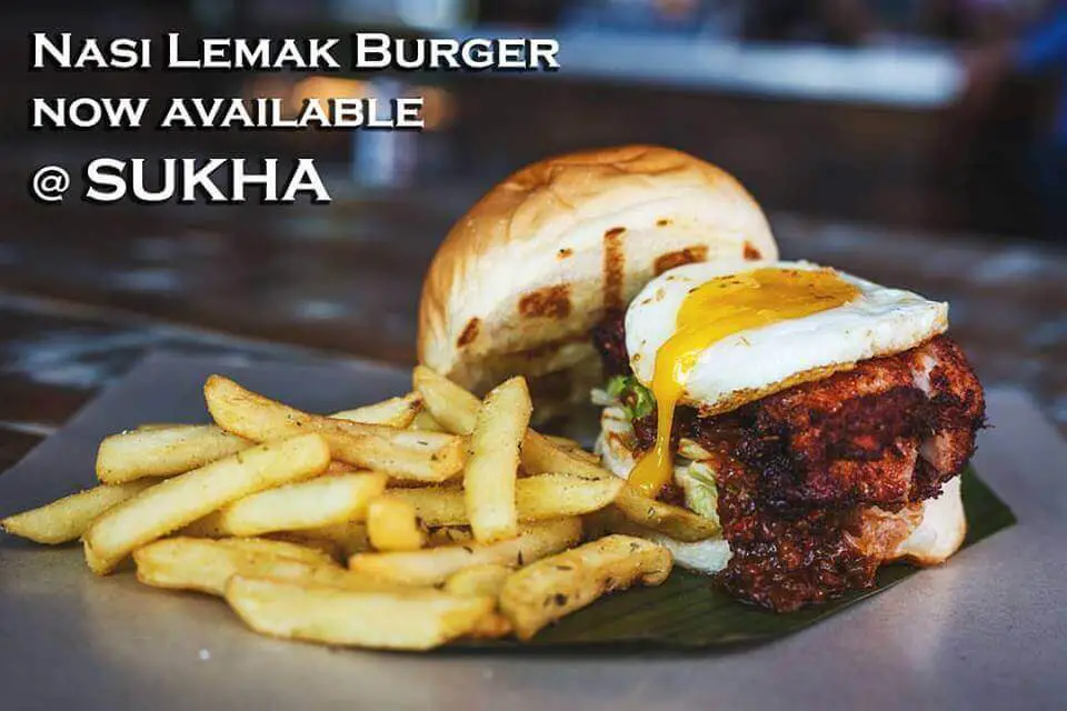 Kini Anda Boleh Rasai Burger Nasi Lemak Di Kuching