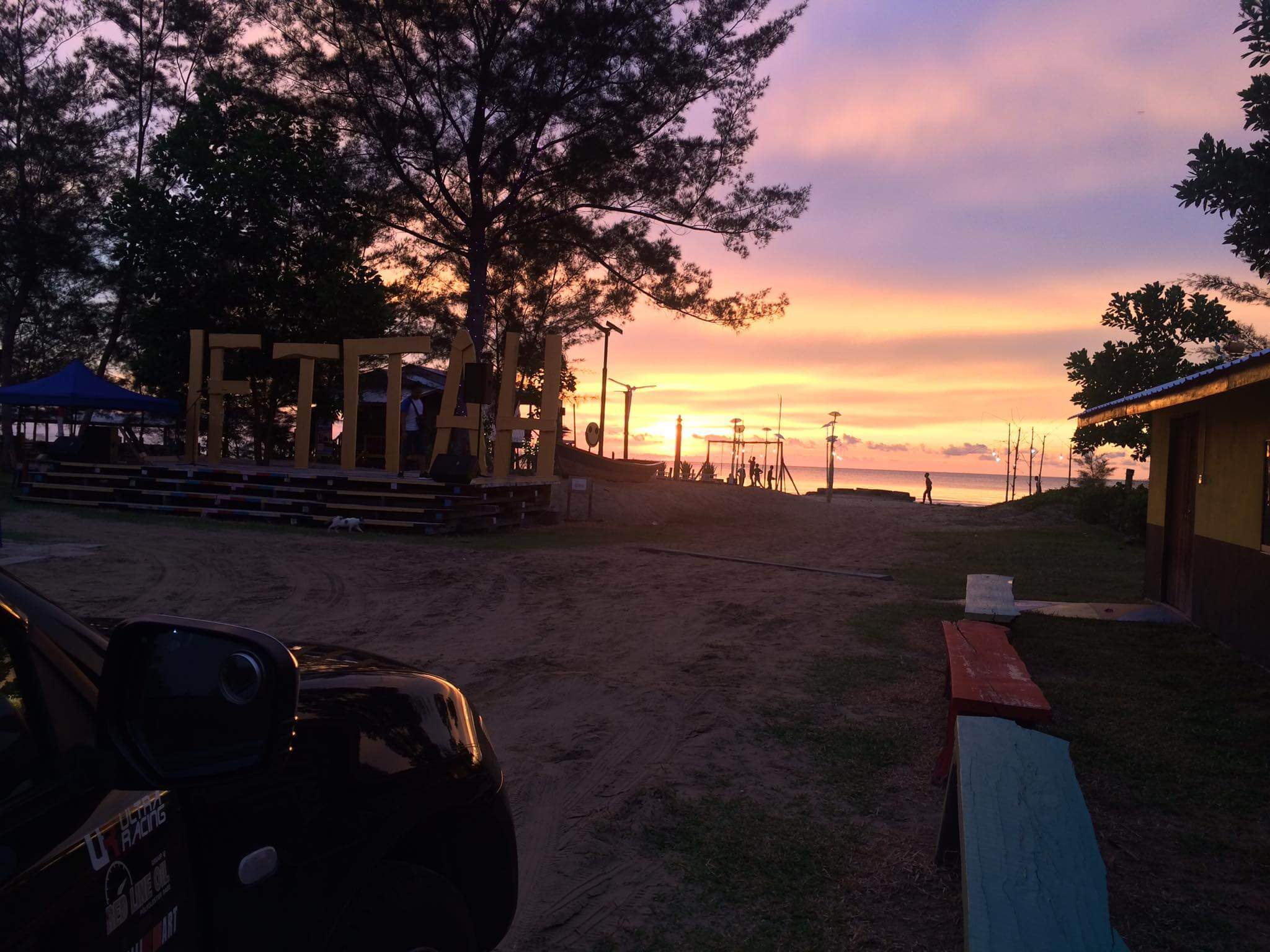 3 Tempat Bercuti Tepi Pantai Yang Menarik Di Sarawak, Sesuai Untuk Anda Lapangkan Fikiran 3 Tempat Bercuti Tepi Pantai Yang Menarik Di Sarawak, Sesuai Untuk Anda Lapangkan Fikiran