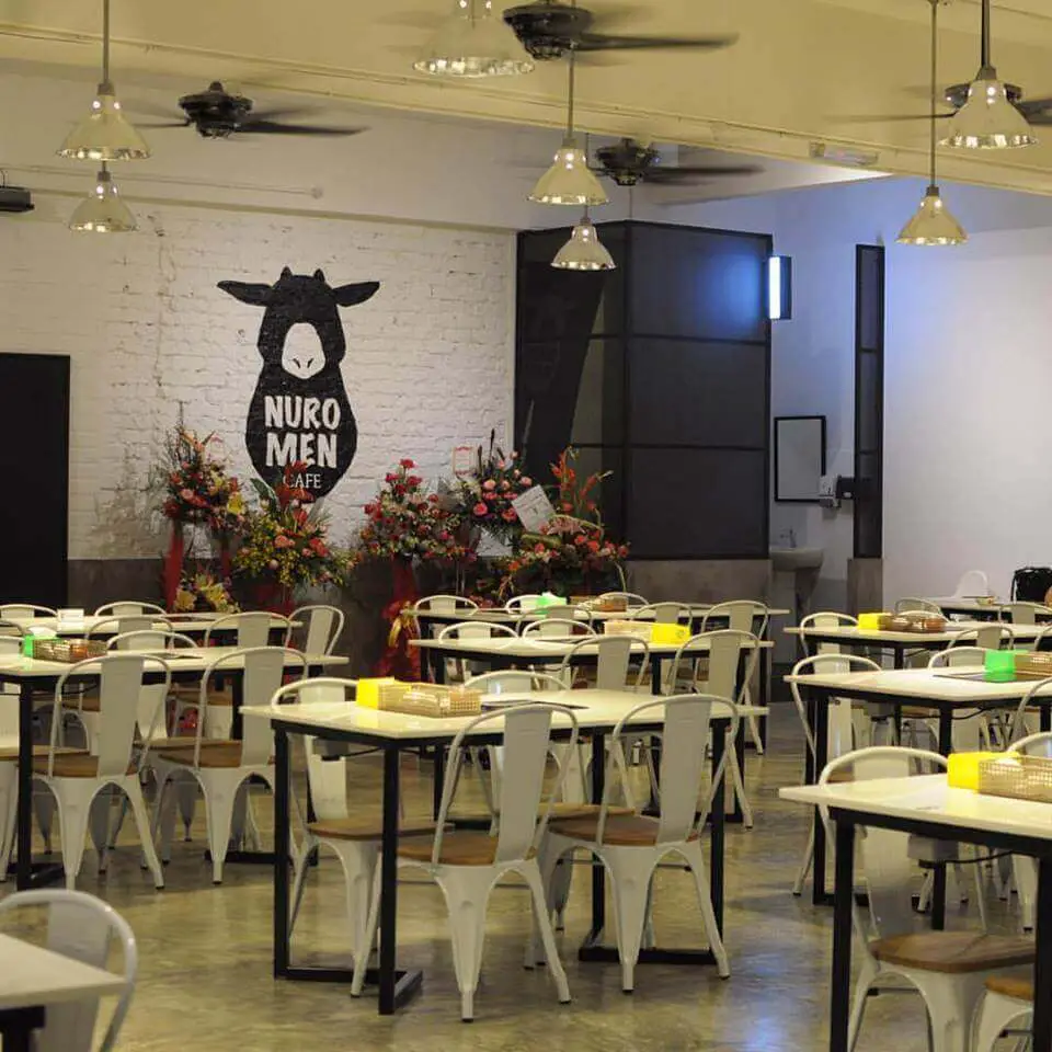 Nuromen Cafe Kuching Raikan Ulang Tahun Ke 2, Sediakan 200 Mangkuk Beef Noodles Secara Percuma