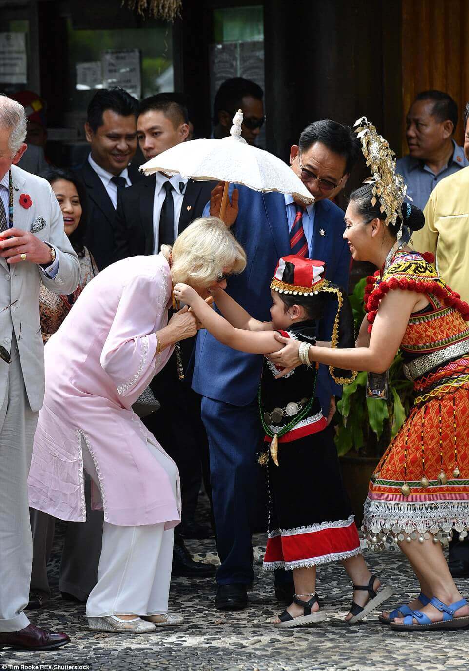 Lawatan Putera Charles Dan Camilla Disambut Meriah Di Sarawak Lawatan Putera Charles Dan Camilla Disambut Meriah Di Sarawak