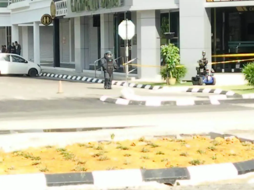 Unit Pemusnah Bom Polis Berjaya Matikan Bom Di Matang