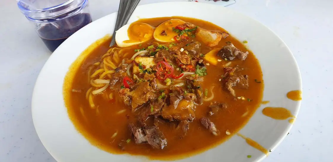 3 Port Nasi Campur Yang Anda Perlu Cuba Di Kuching