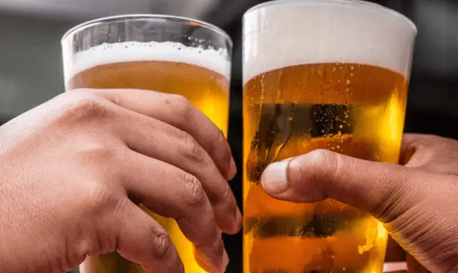 Akibat Duduk Rapat-Rapat, 49 Pelanggan Sebuah Bistro Di Kuching Didenda RM 1K Seorang