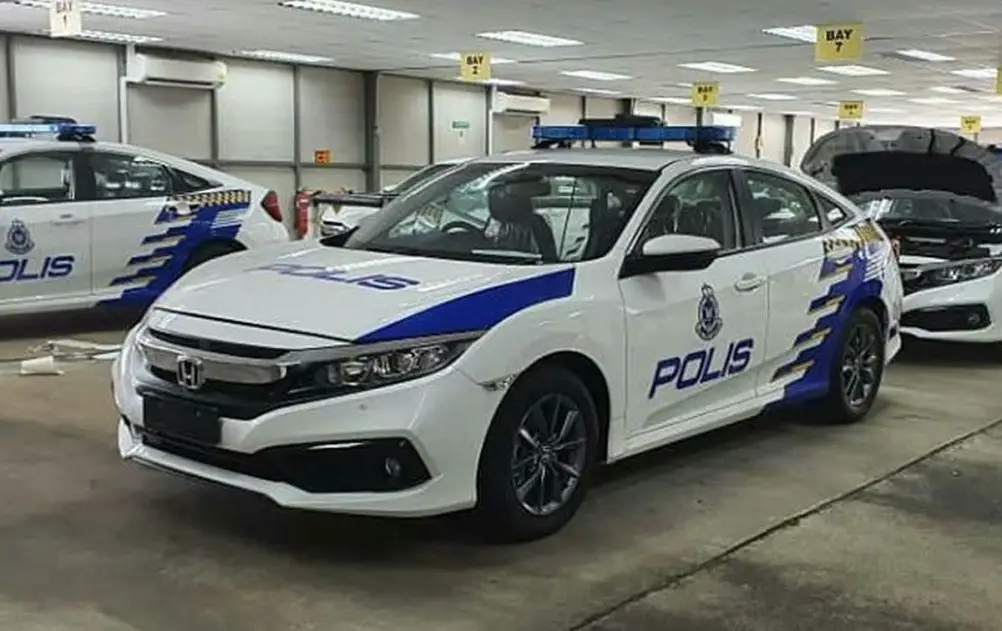 Polis Sarawak Terima 27 Kereta Peronda, Honda Civic 1.8S Kini Kegunaan MPV