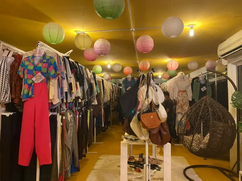 Mesra Bajet, Ini 6 Kedai Bundle Yang Anda Wajib 'Selam' Dan Beli Di Kuching